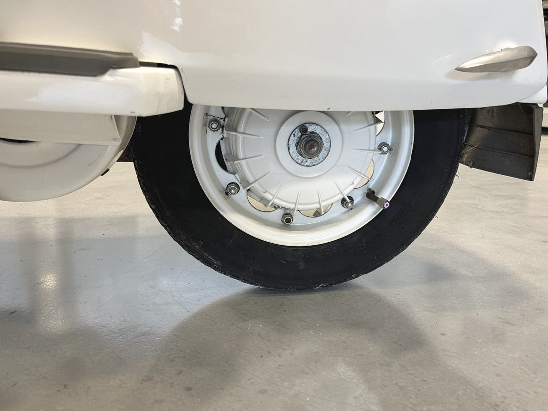 How to Change a Vespa & Lambretta Tyre – Split Rim Guide